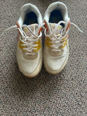 Nike Cream/White Sneaker with Blue Printed Insole